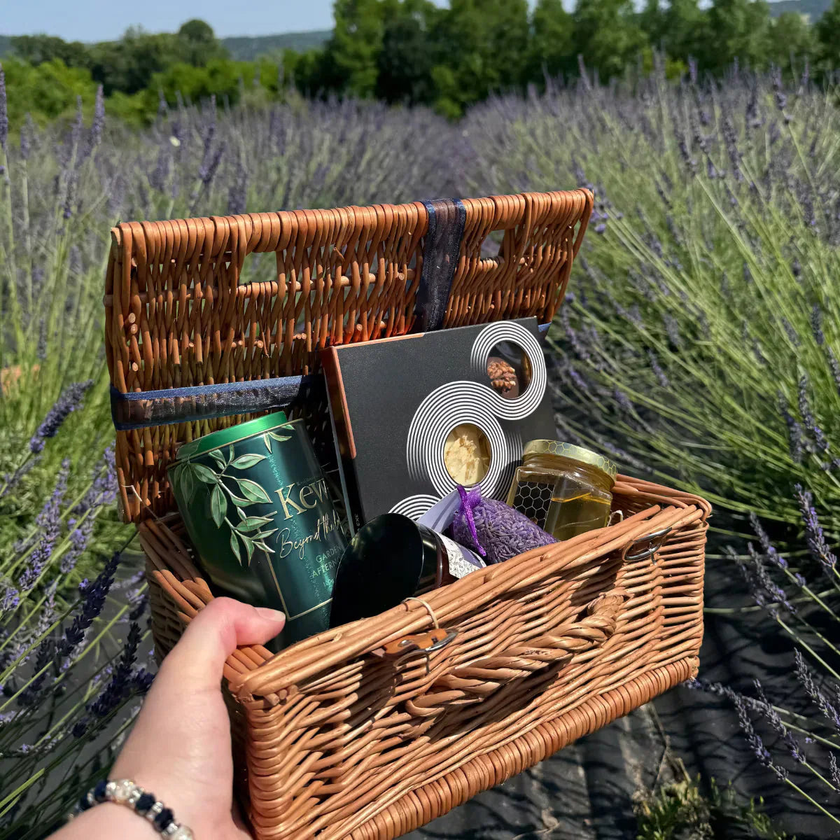 Warum wir bei Giftphoria Kondolenz-Geschenkkörbe erstellen